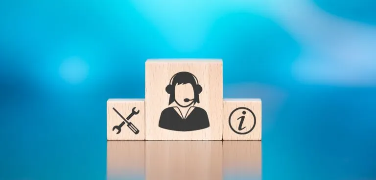 Shopware Support aus der Schweiz – Holzwürfel mit Support-Symbolen